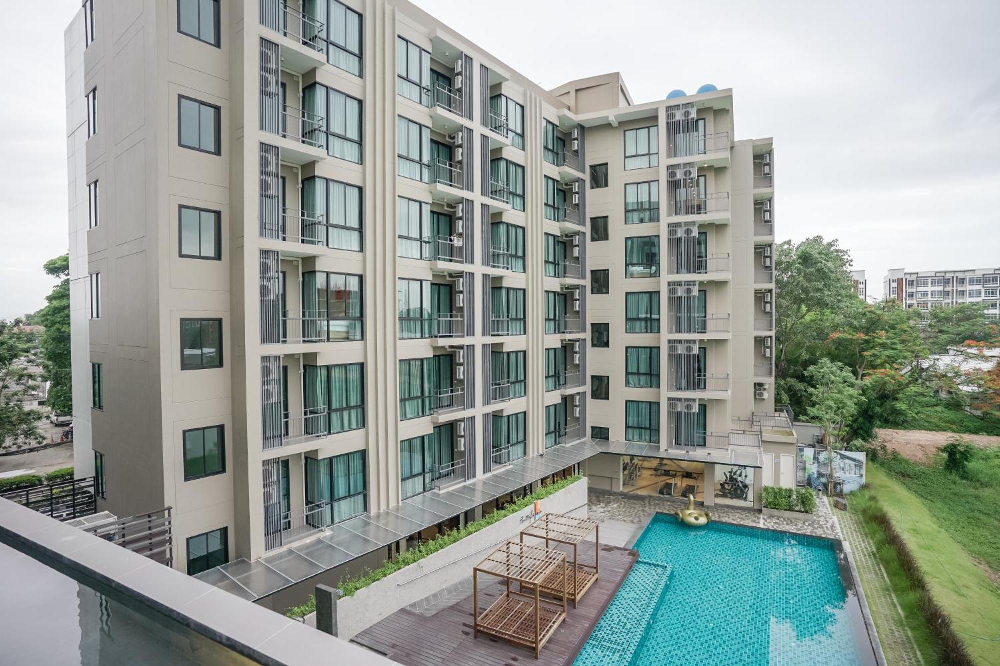Brique Hotel Chiangmai — Photos 1